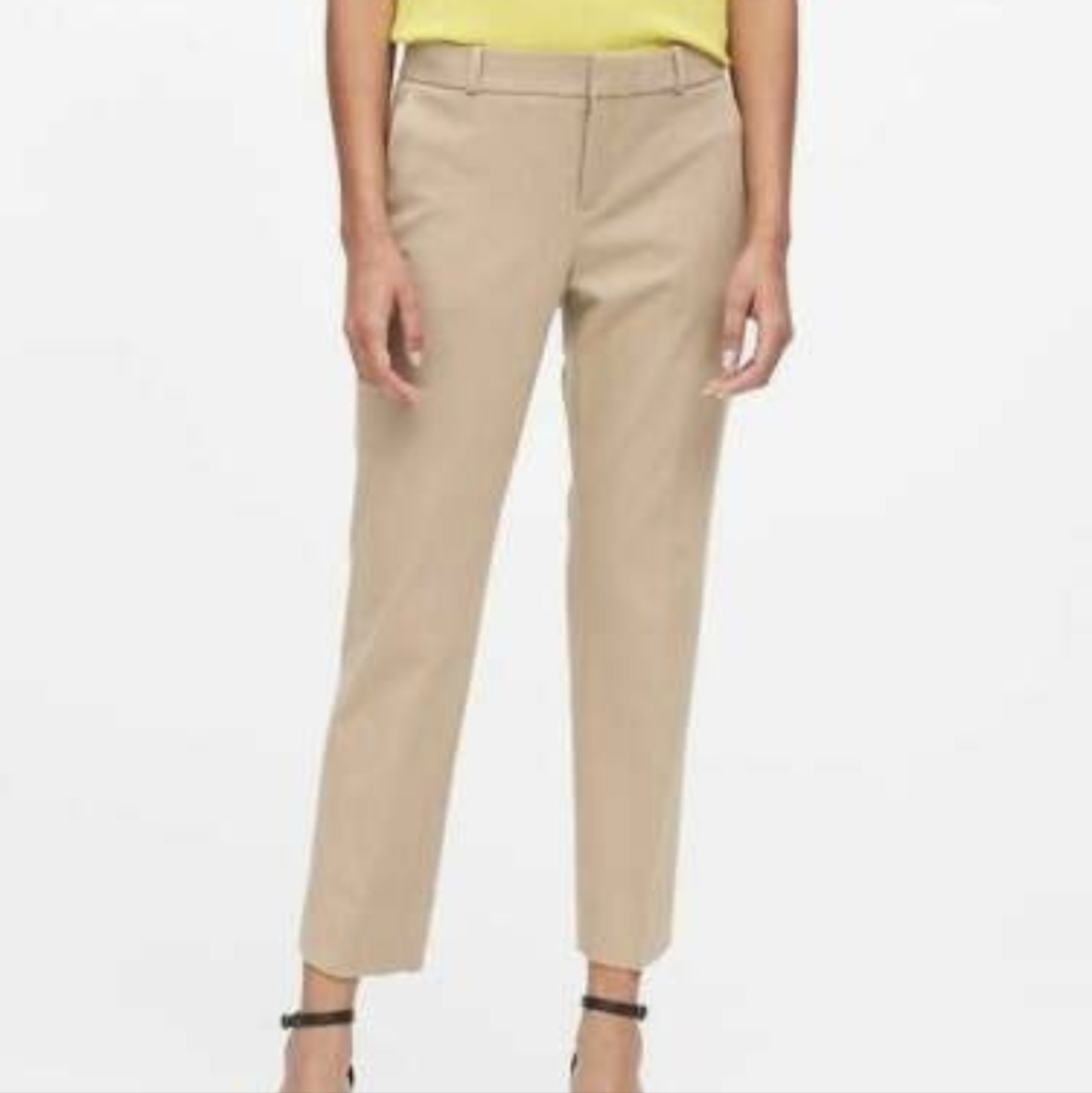 Banana Republic Avery-Fit Italian Flannel Straight Pant Machine-Washable Beige